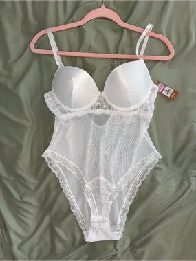 Cosmopolitan White Lace & Mesh Bodysuit Teddy